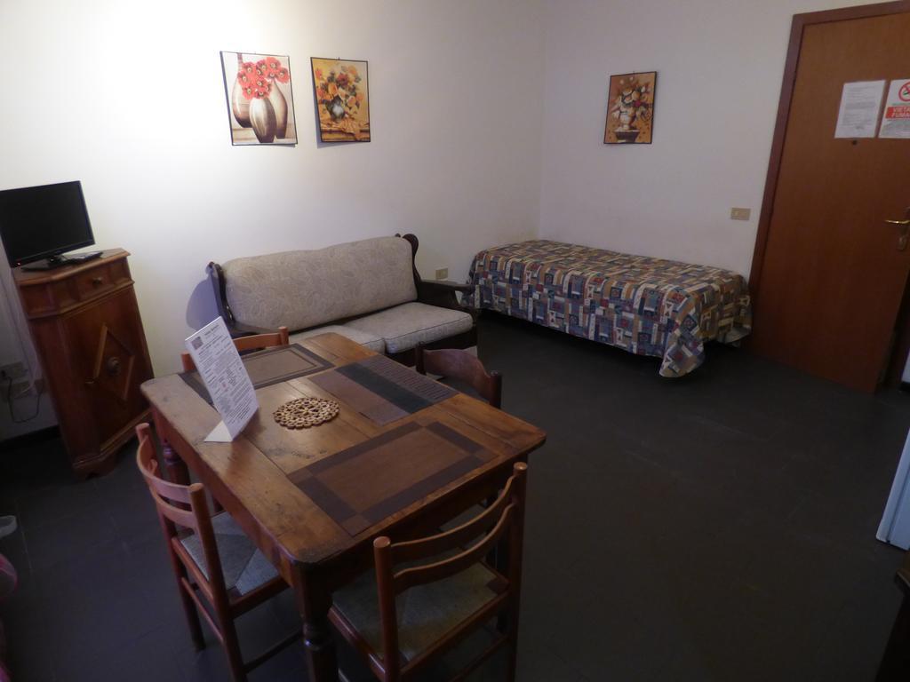 Holiday Matteotti Montecatini Terme Bagian luar foto