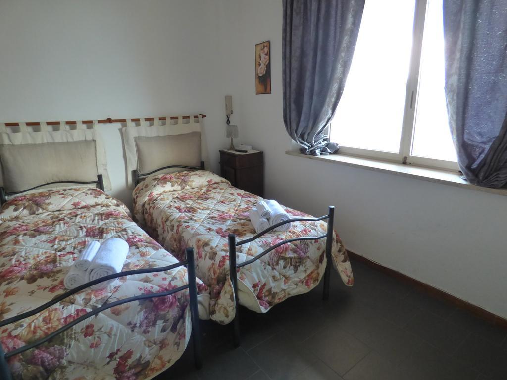 Holiday Matteotti Montecatini Terme Bagian luar foto