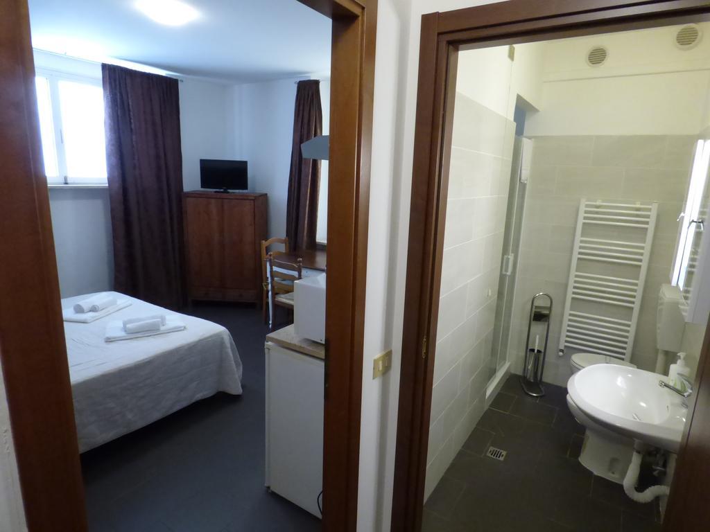 Holiday Matteotti Montecatini Terme Bagian luar foto